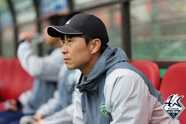 전북 현대 김두현 감독 대행. /사진=한국프로축구연맹