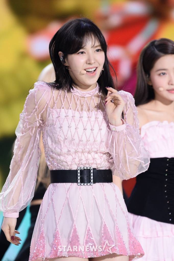 걸그룹 레드벨벳(Red Velvet)이 25일 오후 진행된 2021 SBS 가요대전에서 스페셜 무대를 펼치고 있다. /사진제공=SBS 2021.12.25 /사진=이동훈 기자 photoguy@
