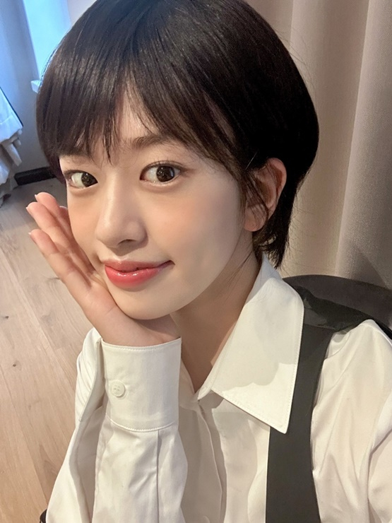 안유진