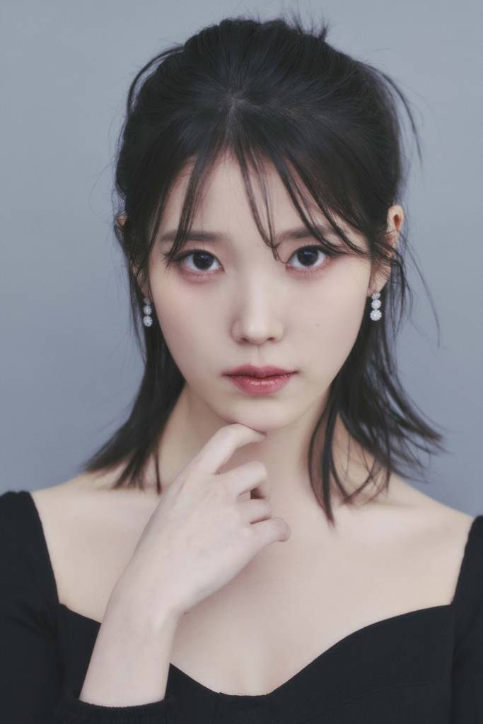 영화 '드림'(감독 이병헌)의 주연배우 아이유가 개봉 인터뷰를 위해 포즈를 취하고 있다. /사진제공=EDAM엔터테인먼트 2023.04.24 /사진=이동훈 기자 photoguy@