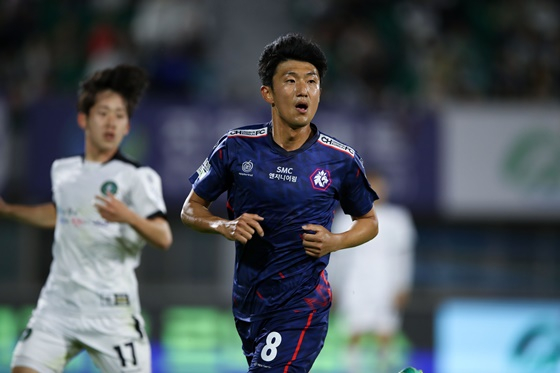 충북청주FC의 장혁진. /사진=한국프로축구연맹 제공