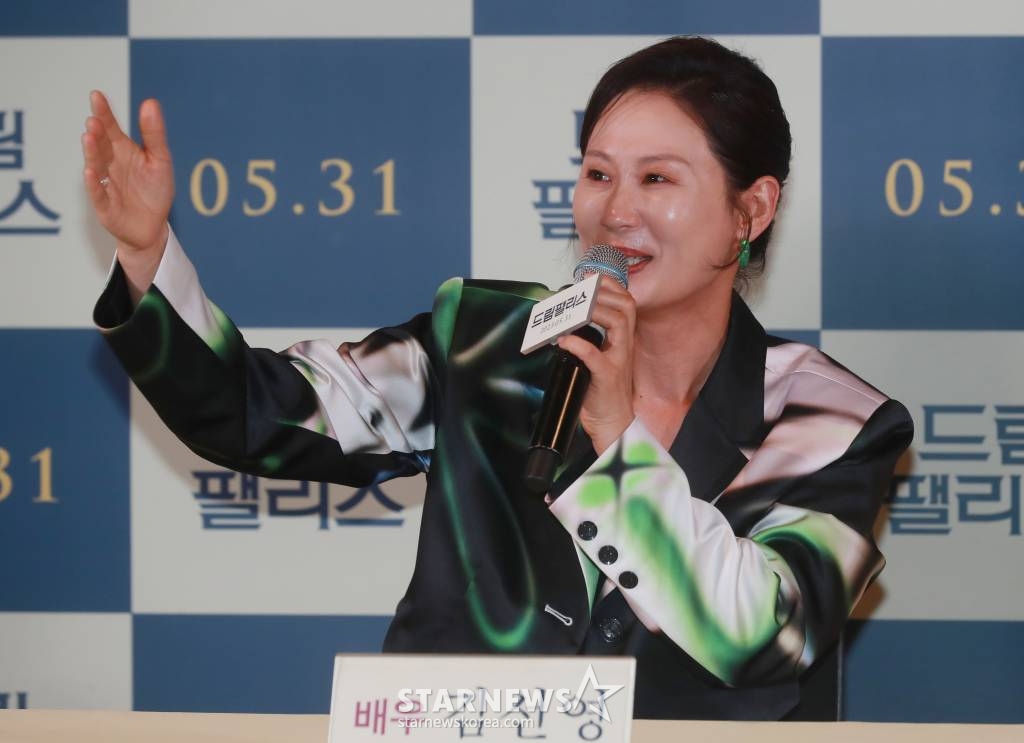 배우 김선영이 17일 오후 서울 CGV용산아이파크몰에서 진행된 영화 '드림팰리스'(감독 가성문) 언론시사회에 참석해 질문에 답하고 있다. /2023.05.17 /사진=이동훈 기자 photoguy@