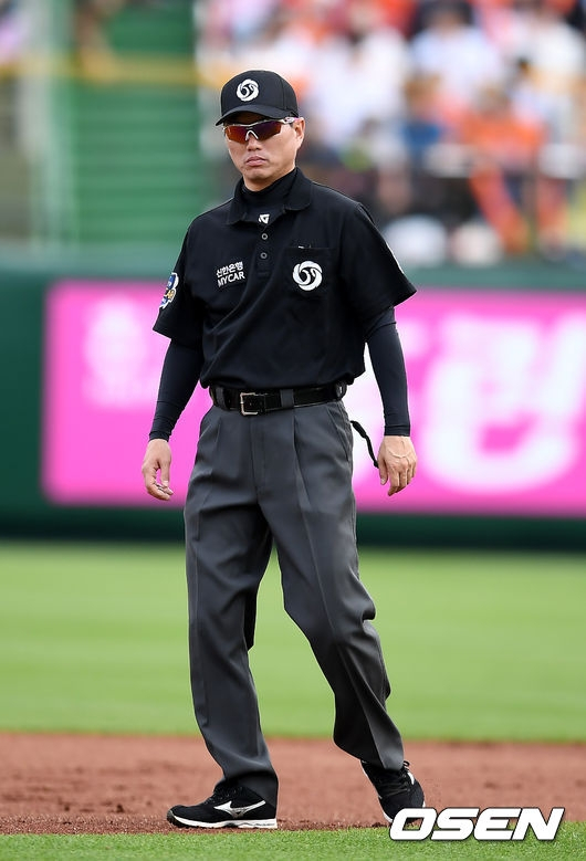 권영철 KBO 심판위원.