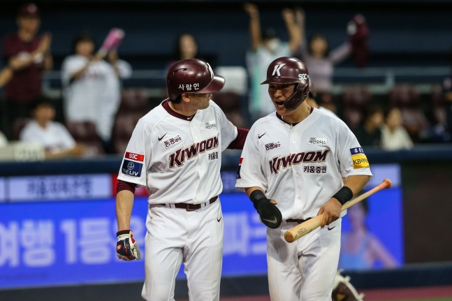 김동헌(오른쪽)./사진=키움 히어로즈