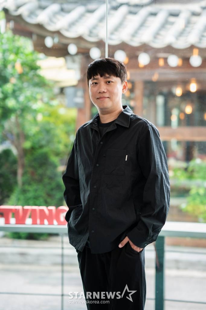 티빙 예능 '결혼과 이혼 사이2'의 박내룡 PD가 24일 진행된 인터뷰를 위해 포즈를 취하고 있다. /사진제공=티빙 2023.05.024 /사진=이동훈 기자 photoguy@