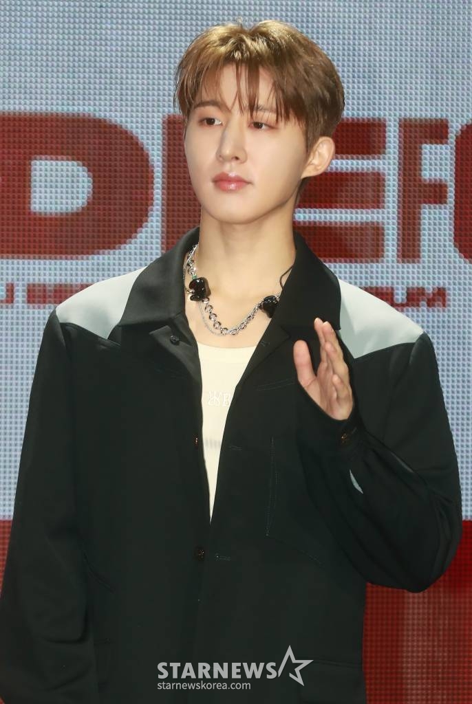 가수 비아이(B.I)가 1일 오후 서울 마포구 메세나폴리스에서 진행된 새 정규 앨범 '투 다이 포'(TO DIE FOR) 발매기념 쇼케이스에서 포즈를 취하고 있다. 이번 앨범에는 더블 타이틀곡 '겁도없이'(Dare to Love), 'Die for love'(다이 포 러브)를 비롯해 'To Die'(투 다이), '해일'(Wave), '망가진 장난감의 섬'(The Island of Misfit Toys)', '개가트닌생'(Beautiful Life), '구르믄' (Cloud Thought), 'TRUTH', 'MICHELANGELO 등 총 9곡의 신곡과, 2021년 11월 발매된 하프 앨범에 담긴 6곡 등 총 15곡이 수록됐다. /2023.06.01 /사진=이동훈 기자 photoguy@