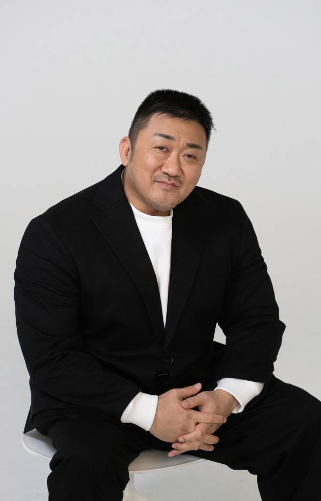 배우 마동석이 24일 오후 서울 종로구 소격동의 한 카페에서 진행된 영화 '범죄도시3' 개봉 관련 인터뷰를 위해 포즈를 취하고 있다. '범죄도시3'(감독 이상용)는 대체불가 괴물형사 '마석도'(마동석 분)가 서울 광수대로 이동 후, 신종 마약 범죄 사건의 배후인 '주성철'(이준혁 분)과 마약 사건에 연루된 또 다른 빌런 '리키'(아오키 무네타카 분)를 잡기 위해 펼치는 통쾌한 범죄 소탕 작전을 그린 영화. 오는 31일 개봉. / 사진제공 = 에이비오엔터테인먼트 /사진=김창현 기자 chmt@