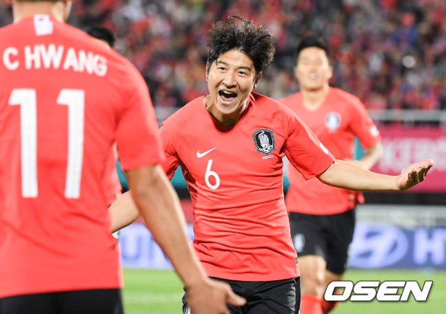 대표팀에서 활약하던 박주호(가운데). /사진=OSEN