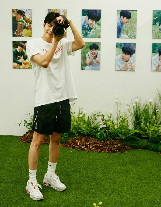 배우 김선호