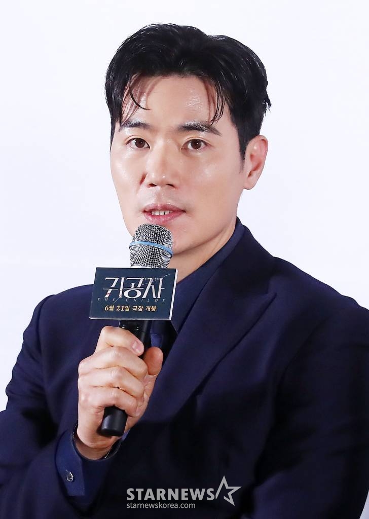 배우 김강우가 8일 오후 서울 강남구 삼성동 코엑스 메가박스에서 진행된 영화 '귀공자' 언론시사회에 참석해 인사말을 하고 있다.  '귀공자'는 필리핀 불법 경기장을 전전하는 복싱 선수 '마르코' 앞에 정체불명의 남자 '귀공자'를 비롯한 각기 다른 목적을 지닌 세력들이 나타나 광기의 추격을 펼치는 이야기. 오는 21일 개봉. 2023.06.08 /사진=김창현 기자 chmt@