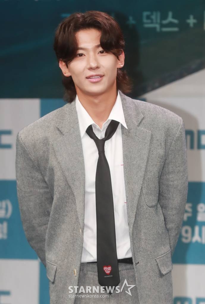크리에이터 덱스가 9일 오후 서울 마포구 상암 MBC에서 진행된 MBC 예능 '태어난 김에 세계일주2' 제작발표회에 참석해 포즈를 취하고 있다. /2023.06.09 /사진=이동훈 기자 photoguy@