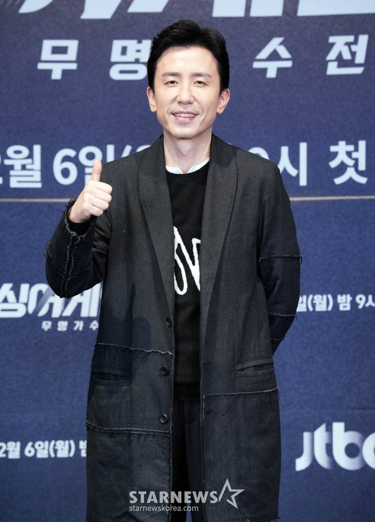 가수 유희열이 6일 오전 온라인으로 진행된 JTBC 예능프로그램 '싱어게인 시즌 2-무명가수전'의 온라인 제작발표회에 참석해 포즈를 취하고 있다. 2021.12.06 <사진제공=JTBC> /사진=임성균 기자 tjdrbs23@