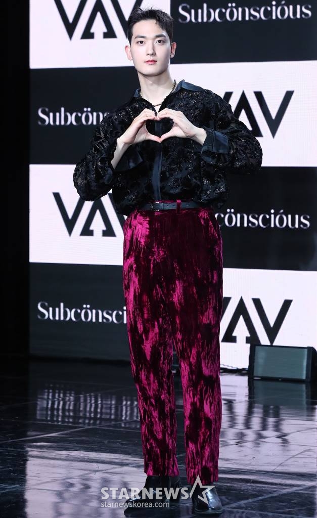 그룹 VAV(브이에이브이) 지우가 12일 오후 서울 강남구 청담동 일지아트홀에서 진행된 미니 7집 'Subconscious'(서브칸셔스) 발매 기념 쇼케이스에 참석해 포즈를 취하고 있다. VAV 이번 앨범에는 타이틀곡 'Designer'(디자이너)를 포함해 'Call U Mine'(콜 유 마인), 'By My Side'(바이 마이 사이드), 'Reason'(리즌), '보고싶어서' 총 5곡이 수록됐다. 2023.06.12 /사진=김창현 기자 chmt@