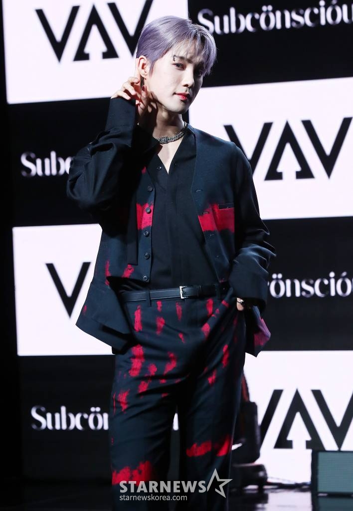 그룹 VAV(브이에이브이) 에이노가 12일 오후 서울 강남구 청담동 일지아트홀에서 진행된 미니 7집 'Subconscious'(서브칸셔스) 발매 기념 쇼케이스에 참석해 포즈를 취하고 있다. VAV 이번 앨범에는 타이틀곡 'Designer'(디자이너)를 포함해 'Call U Mine'(콜 유 마인), 'By My Side'(바이 마이 사이드), 'Reason'(리즌), '보고싶어서' 총 5곡이 수록됐다. 2023.06.12 /사진=김창현 기자 chmt@