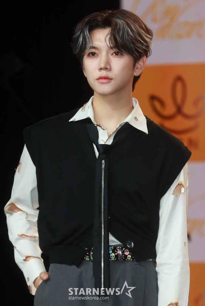 그룹 뉴이스트 출신 가수 렌이 13일 오전 서울 강남구 일지아트홀에서 진행된 첫 번째 솔로 미니 앨범 '랑데부'(Ren'dezvous) 발매기념 쇼케이스에서 포즈를 취하고 있다. 이번 앨범에는 타이틀곡 '레디 투 무브'(Ready to Move)를 비롯해 '오토필'(Autofill), '이매진 모어'(Imagine More), '럴러바이'(Lullaby), '마이 스토리'(My Story) 등 5곡이 수록됐다. /2023.06.13 /사진=이동훈 기자 photoguy@
