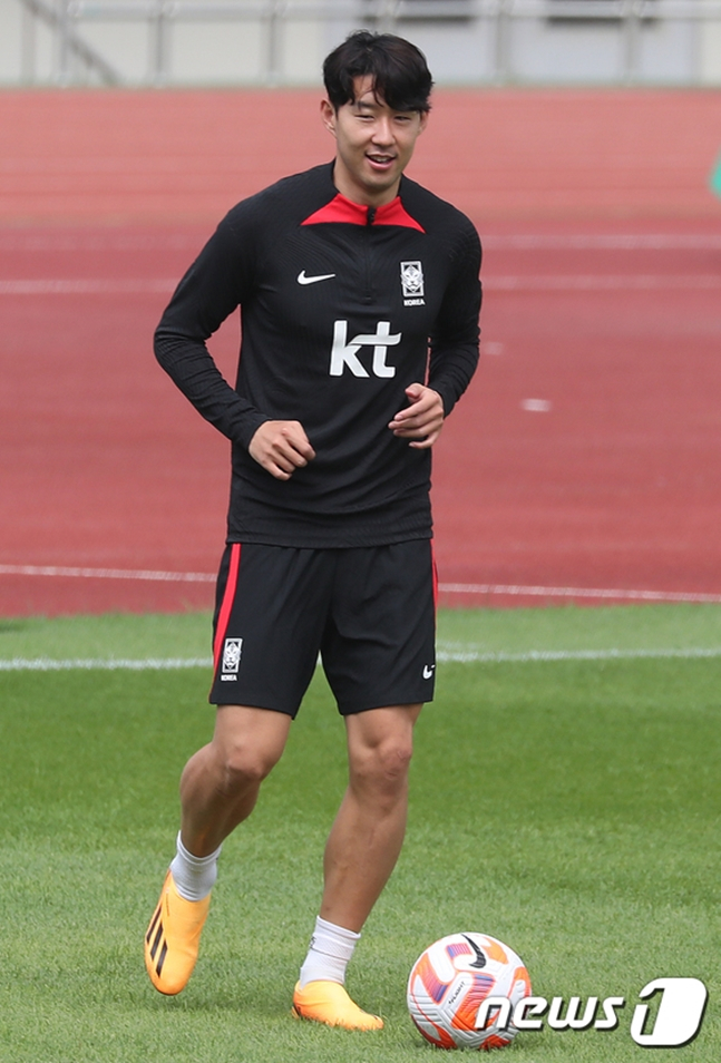 한국 축구대표팀 주장 손흥민. /사진=뉴시1