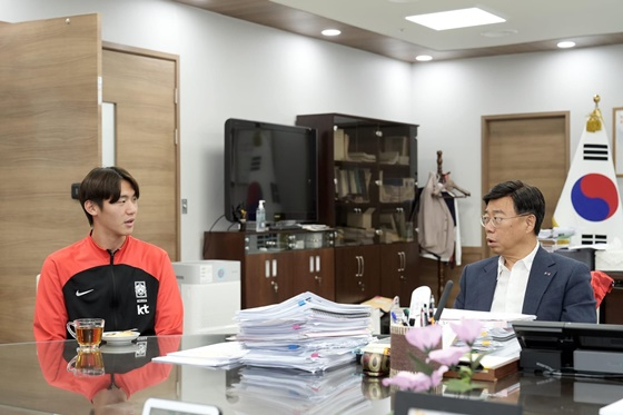 김지수와 신상진 성남시장. /사진=신상진 성남시장 SNS