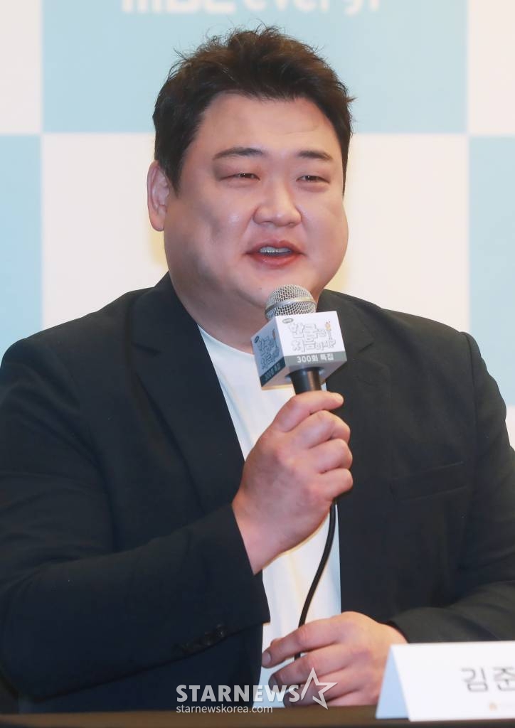 코미디언 김준현이 15일 오전 서울 마포구 스탠포드호텔에서 진행된 MBC에브리원 '어서와 한국은 처음이지' 300회 기자간담회에 참석해 질문에 답하고 있다. '어서와 한국은 처음이지'는 다양한 나라에서 한국을 찾아온 외국인 친구들의 리얼 '한국 여행기' 여행 그대로의 보는 즐거움과 문화적 차이에서 오는 재미까지 동시 선사하는 '신개념 국내 여행' 리얼리티다. /2023.06.15 /사진=이동훈 기자 photoguy@