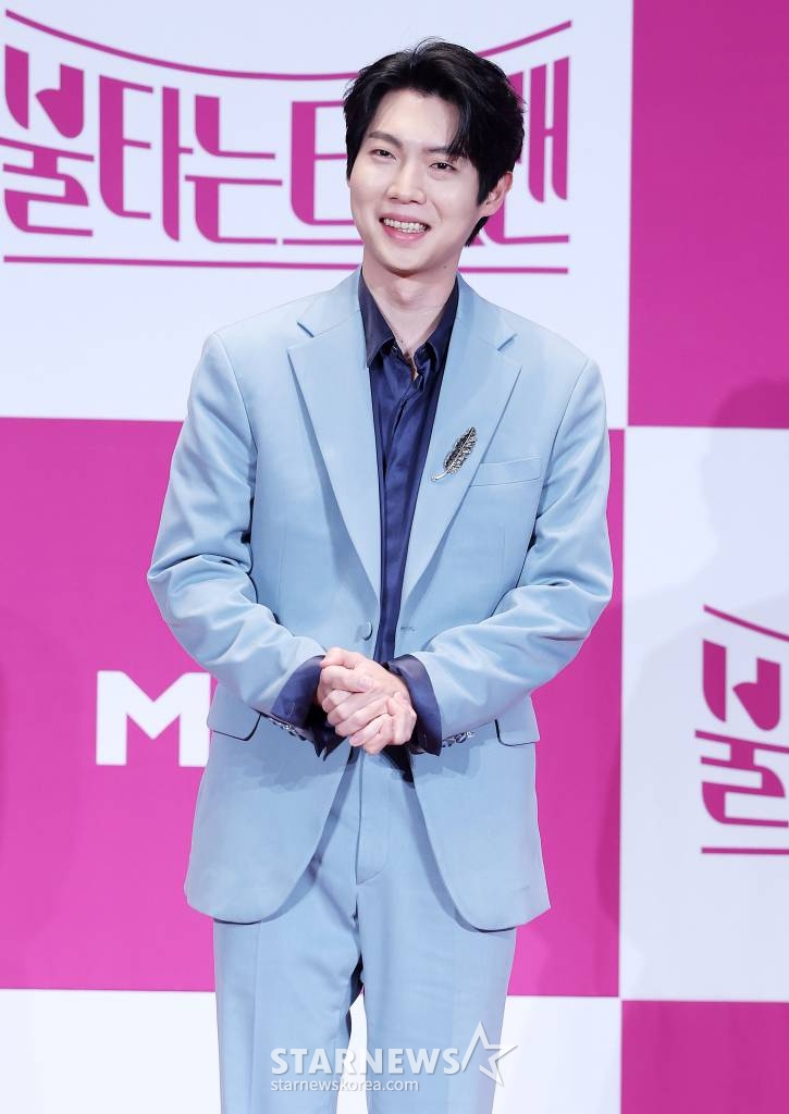 가수 손태진이 14일 서울 마포구 상암동 누리꿈스퀘어에서 진행된 MBN '불타는 트롯맨' 기자간담회에 참석해 포즈를 취하고 있다. 2023.03.14 /사진=김창현 기자 chmt@