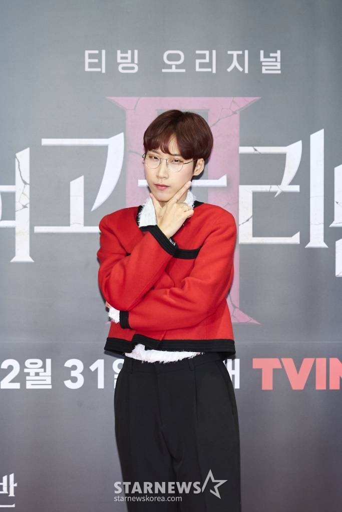 방송인 재재가 28일 오전 온라인 생중계로 진행된 티빙 오리지널 '여고추리반2' 제작발표회에 참석해 포즈를 취하고 있다. 새라여자고등학교에서 전학 간 다섯 명의 추리반 학생들이 더욱 거대한 사건을 만나면서 벌어지는 미스터리 어드벤처 '여고추리반2'는 오는 31일 공개된다. /사진제공=티빙 2021.12.28 /사진=이동훈 기자 photoguy@