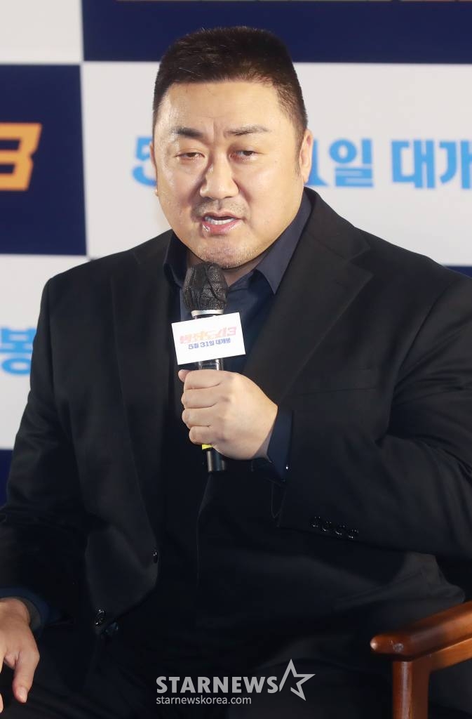 배우 마동석이 9일 오전 서울 강남구 메가박스 코엑스에서 진행된 영화 '범죄도시3'(감독 이상용) 제작발표회에 참석해 질문에 답하고 있다. 대체불가 괴물형사 마석도(마동석)가 서울 광수대로 이동 후, 신종 마약 범죄 사건의 배후인 주성철(이준혁)과 마약 사건에 연루된 또 다른 빌런 리키(아오키 무네타카)를 잡기 위해 펼치는 통쾌한 범죄 소탕 작전을 그린 영화 '범죄도시3'는 오는 31일 개봉한다. /2023.05.09 /사진=이동훈 기자 photoguy@