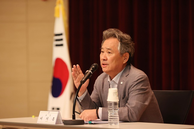 '2027 충청권 하계세계대학경기대회 성공 개최' 간담회에 참석한 이기흥 대한체육회장. /사진=대한체육회