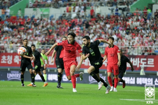 축구 대표팀 공격수 조규성(가운데). /사진=대한축구협회