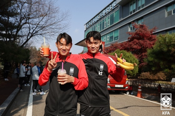 양현준과 셀틱에서 활약 중인 오현규(오른쪽). /사진=대한축구협회 제공