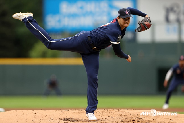 오타니 쇼헤이가 2021년 MLB 올스타전에서 투구하고 있다. /AFPBBNews=뉴스1