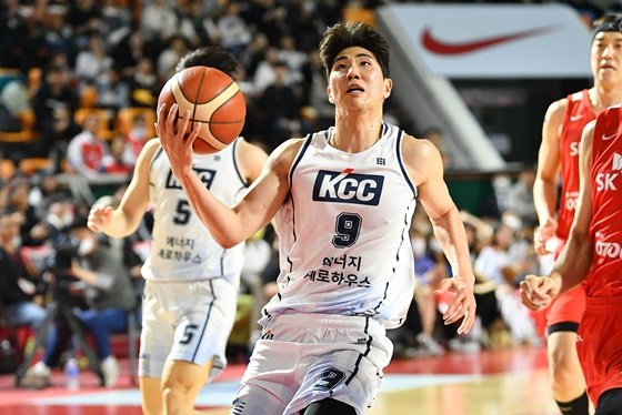 경기에 집중하는 김지완. /사진=KBL 제공