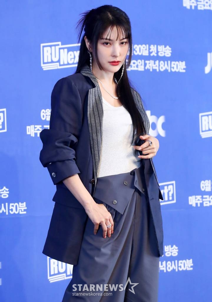 카라 박규리가 30일 오전 서울 마포구 상암동 스탠포드 서울에서 진행된 JTBC 서바이벌 예능 'R U Next?' 제작발표회에 참석해 포즈를 취하고 있다.  'R U Next?'는 하이브와 CJ ENM JV 빌리프랩의 차세대 걸그룹 최종 멤버를 결정하는 프로그램이다. 데뷔를 꿈꾸는 참가자들은 체계적인 커리큘럼 안에서 트레이닝을 받고, 아이돌이 되기 위한 7개의 필수 조건이 담긴 서바이벌 관문을 하나씩 통과하며 자신의 잠재력과 스타성을 증명한다. 2023.06.30 /사진=김창현 기자 chmt@
