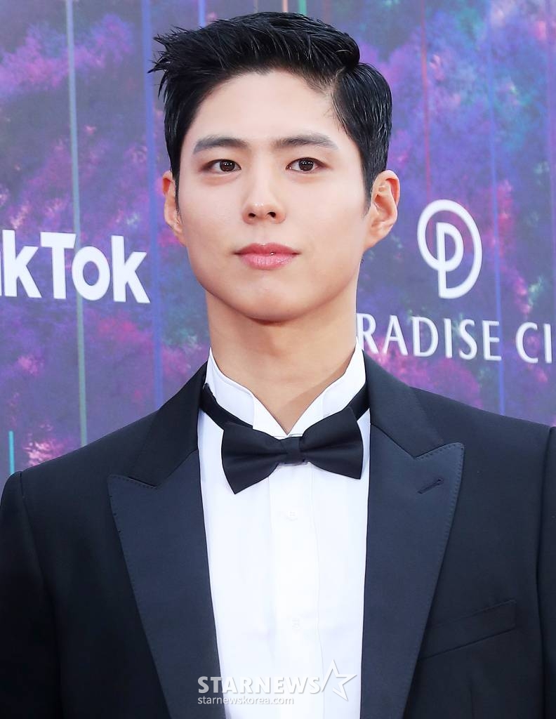 배우 박보검이 28일 오후 인천 중구 파라다이스시티에서 진행된 '제59회 백상예술대상' 레드카펫 행사에 참석해 포즈를 취하고 있다. '백상예술대상'은 지난 1년간 TV·영화·연극 분야에서 활약한 대중문화 예술계 종사자들이 총출동해 축제를 즐기고 서로를 격려하는 자리다. 2023.04.28 /사진=김창현 기자 chmt@