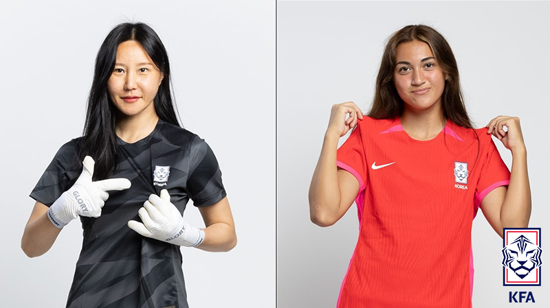 한국 여자 축구대표팀 김정미(왼쪽)와 케이시 유진 페어. /사진=대한축구협회