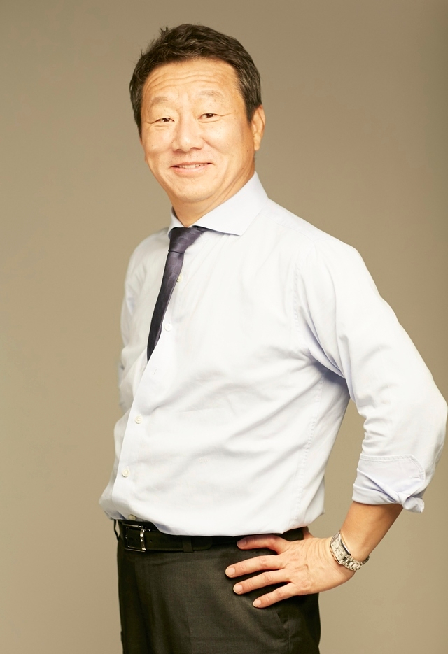 항저우아시안게임 선수단장에 선임된 최윤 OK금융그룹 회장. /사진=OK금융그룹
