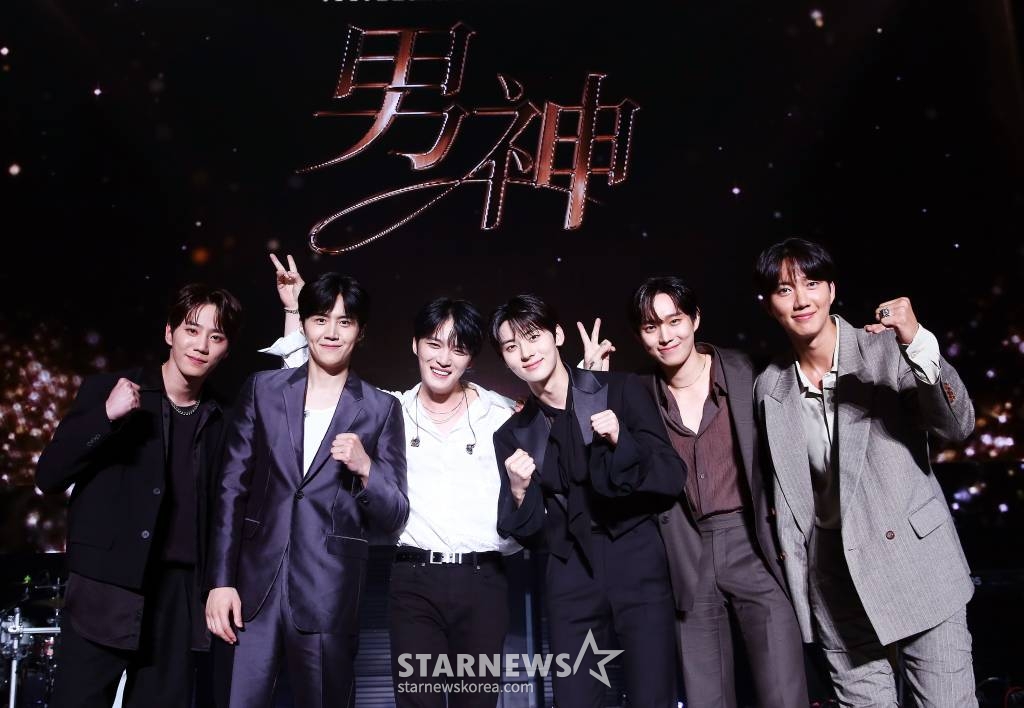 배우 이준영(왼쪽부터), 김선호, 김재중, 황민현, 김영대, 박건일이 8일 오후 일본 요코하마 피아 아레나 MM에서 열린 스타뉴스 주최 '2023 Asia Artist Awards(2023 아시아 아티스트 어워즈, 이하 '2023 AAA') 비기닝 콘서트 '男神(남신)'에서 포즈를 취하고 있다. '2023 AAA' 비기닝 콘서트 男神'에 참석한 5인의 남신들인 김재중, 김선호, 황민현, 이준영, 김영대는 2시간 30분 동안 환상적인 무대들을 선보였다. 2023.07.08 /사진=김창현 기자 chmt@