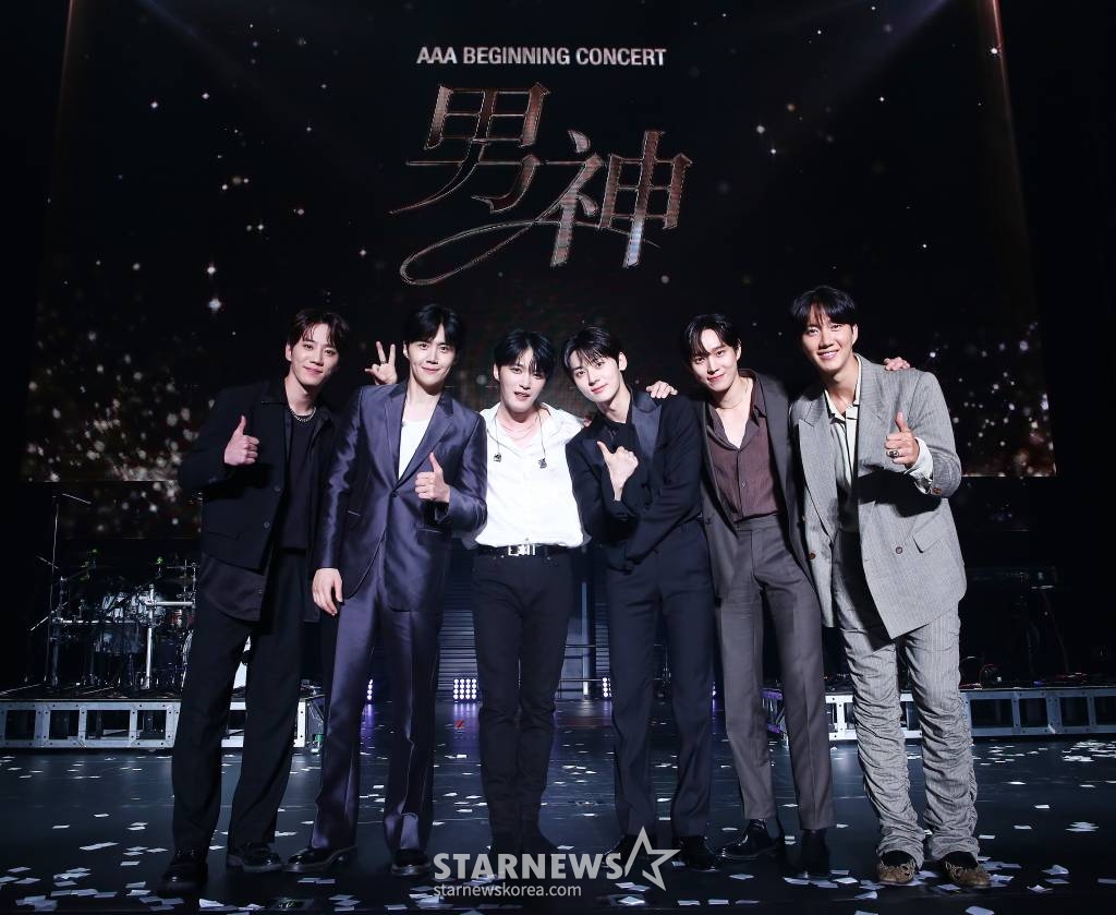 배우 이준영(왼쪽부터), 김선호, 김재중, 황민현, 김영대, 박건일이 8일 오후 일본 요코하마 피아 아레나 MM에서 열린 스타뉴스 주최 '2023 Asia Artist Awards(2023 아시아 아티스트 어워즈, 이하 '2023 AAA') 비기닝 콘서트 '男神(남신)'에서 포즈를 취하고 있다. '2023 AAA' 비기닝 콘서트 男神'에 참석한 5인의 남신들인 김재중, 김선호, 황민현, 이준영, 김영대는 2시간 30분 동안 환상적인 무대들을 선보였다. 2023.07.08 /사진=김창현 기자 chmt@