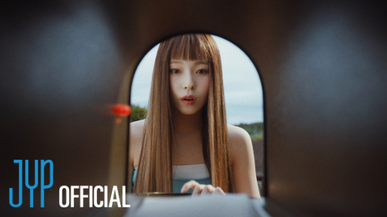 그룹 NMIXX(엔믹스)의 새 싱글 타이틀곡 'Party O'Clock'(파티 어클락) 뮤직비디오 티저 영상./사진제공=JYP엔터테인먼트