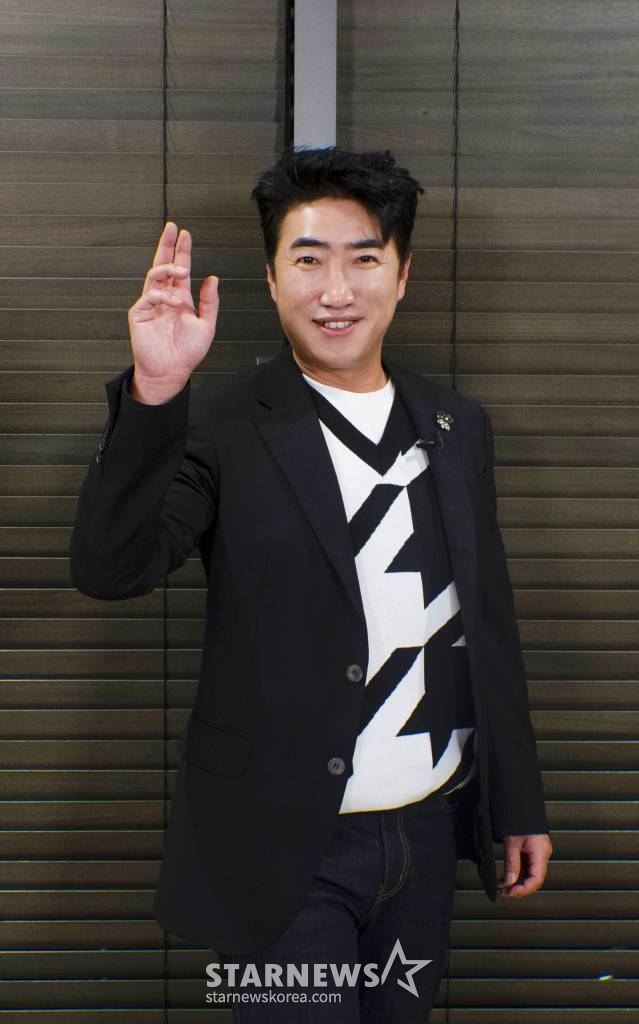 코미디언 장동민이 2일 오전 온라인으로 진행된 MBN-채널S '니돈내산 독박투어' 제작발표회에 참석해 포즈를 취하고 있다. /사진제공=MBN-채널S 2023.06.02 /사진=이동훈 기자 photoguy@