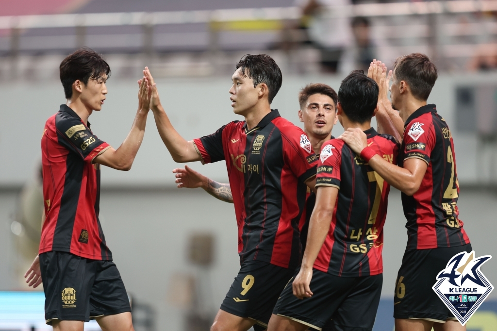 서울 선수들. /사진=한국프로축구연맹