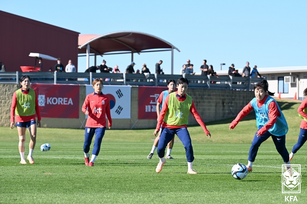 훈련 중인 추효주(가장 오른쪽). /사진=대한축구협회