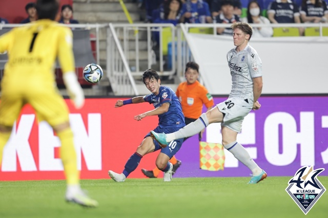 정승원(가운데). /사진=한국프로축구연맹 제공