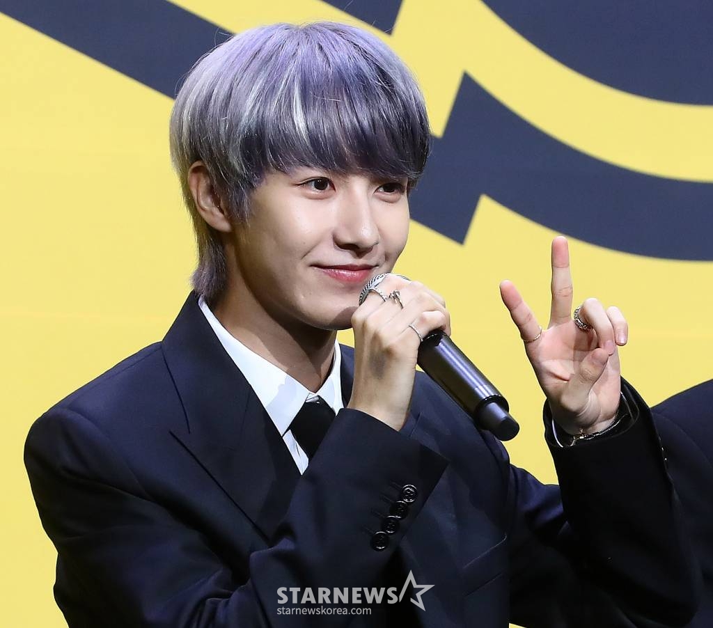 보이 그룹 NCT DREAM(엔시티 드림) 런쥔이 17일 오후 서울 송파구 롯데호텔 월드에서 진행된 정규 3집 'ISTJ'(아이에스티제이) 발매 기념 기자간담회에 참석해 포즈를 취하고 있다. 이번 앨범명과 동명의 타이틀 곡 'ISTJ'는 하이브리드 힙합 댄스 곡으로 가사에는 MBTI의 정형화된 틀을 깨고, ISTJ인 상대를 해석하는 나만의 방법을 가졌다는 ENFP의 자신감에 찬 이야기를 담았으며 NCT DREAM만의 색깔로 해석한 MBTI는 어떤 매력일지 궁금증을 고조시킨다. 2023.07.17 /사진=김창현 기자 chmt@