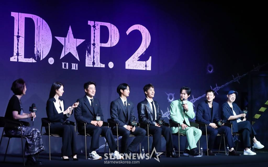 18일 오전 서울 강남구 삼성동 그랜드인터컨티넨탈 서울파르나스에서 넷플릭스 오리지널 'D.P' 시즌2 제작발표회가 진행되고 있다. 'D.P' 시즌2는 군무 이탈 체포조(D.P.) 준호(정해인 분)와 호열(구교환 분)이 여전히 변한 게 없는 현실과 부조리에 끊임없이 부딪치며 벌어지는 이야기를 담았다. 오는 28일 공개. 2023.07.18 /사진=김창현 기자 chmt@