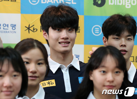 황선우(가운데). /사진=뉴스1