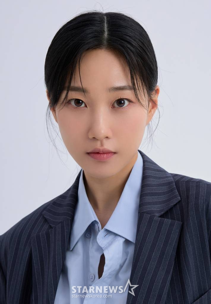tvN 드라마 '이번 생도 잘 부탁해'의 배우 하윤경이 24일 진행된 종영 라운드 인터뷰를 위해 포즈를 취하고 있다. /사진제공=호두앤유엔터테인먼트 2023.07.24 /사진=이동훈 기자 photoguy@