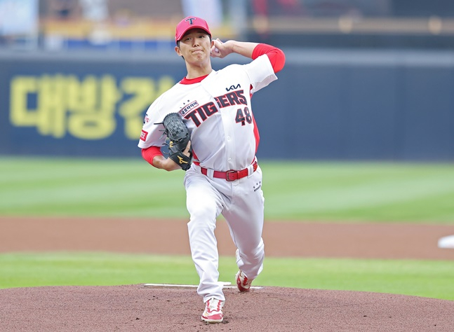 KIA 이의리가 28일 광주 롯데전에서 투구하고 있다. /사진=KIA 타이거즈 제공