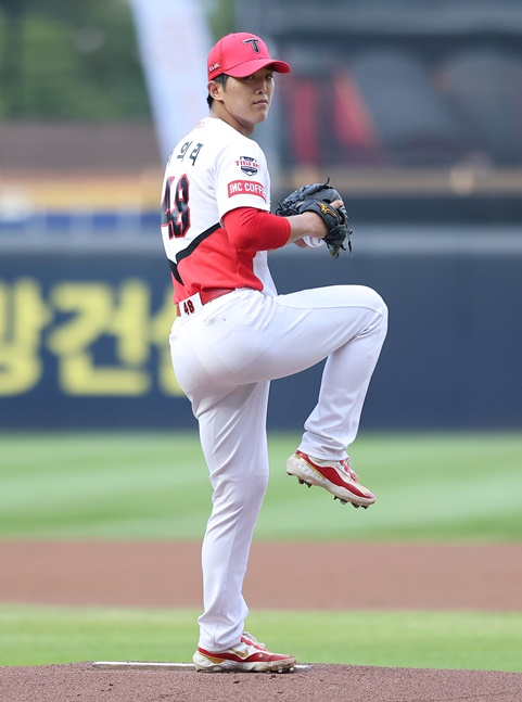 KIA 이의리가 28일 광주 롯데전에서 역투하고 있다. /사진=KIA 타이거즈 제공