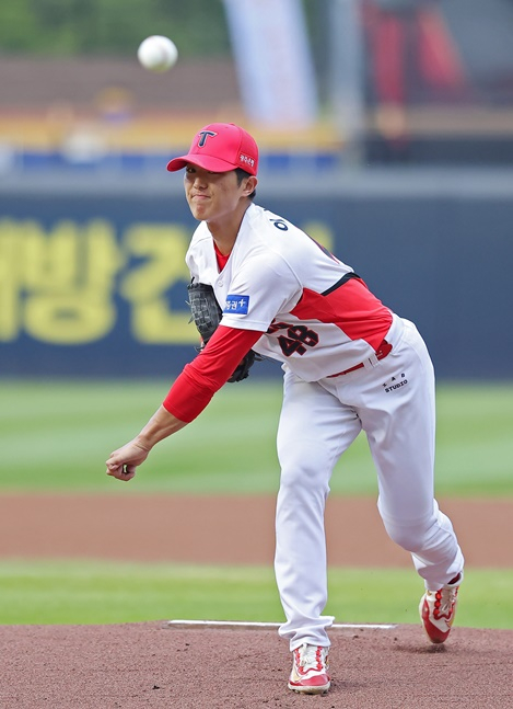 KIA 이의리가 28일 광주 롯데전에서 투구하고 있다. /사진=KIA 타이거즈 제공