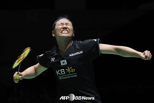안세영이 29일 일본오픈 준결승에서 타이쯔잉에 승리를 한 뒤 포효하고 있다. /AFPBBNews=뉴스1