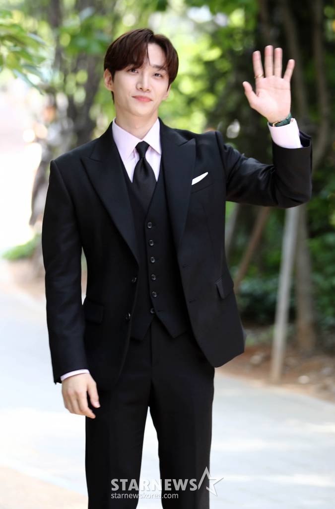 그룹 2PM 준호가 6일 오후 서울 마포구 상암동 JTBC에서 진행되는 '뉴스룸' 녹화를 위해 도착하고 있다. 2023.07.06 /사진=임성균 기자 tjdrbs23@